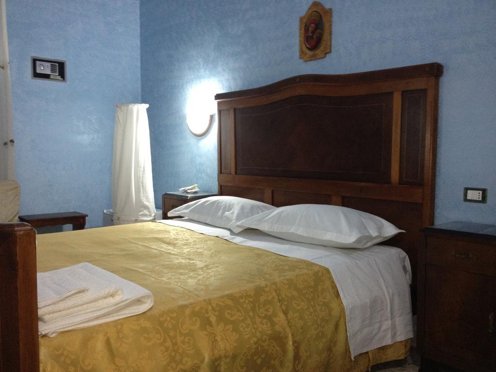Bed And Breakfast Via Leuca Лечче Экстерьер фото